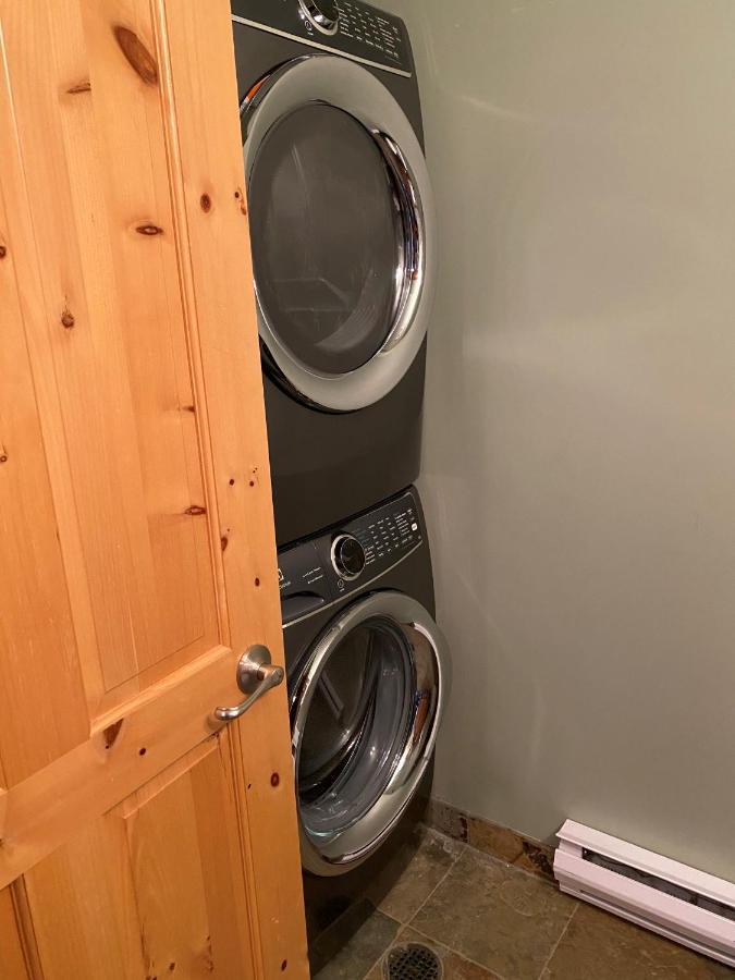 3 Bedroom 3 Bath Ski In Ski Out With Private Hot Tub Big White 外观 照片